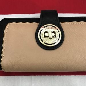Carmen + Coco Lady's Wallet 7.5"x4.5" Black/Tan